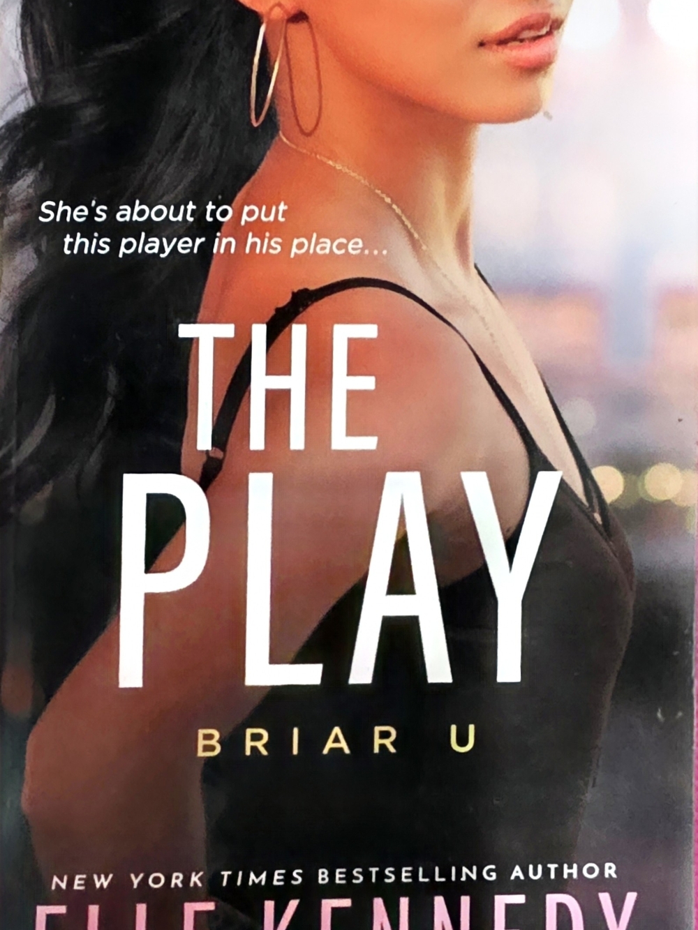 The Play by Elle Kennedy. Paperback